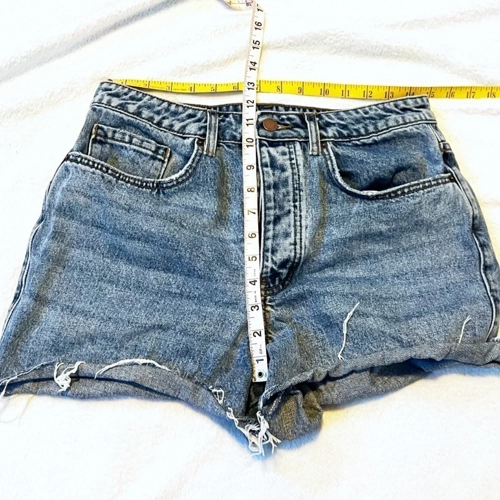 O’Neill Women’s Cut Off High Rise Button Fly Denim Shorts Distressed Sz 30 / 10